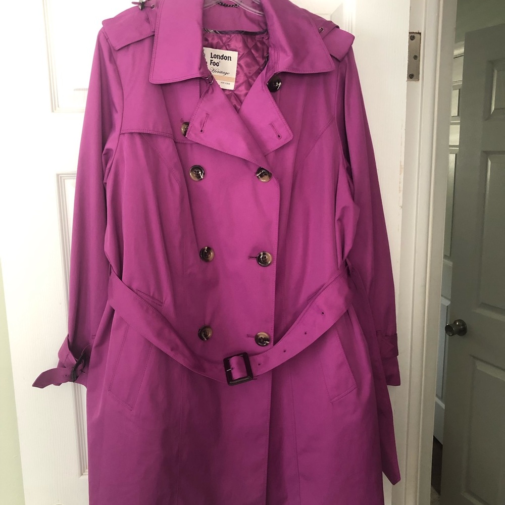Women’s trench.